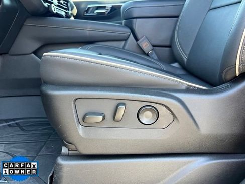Used 2025 Chevrolet Suburban Premier AWD/4WD image 20