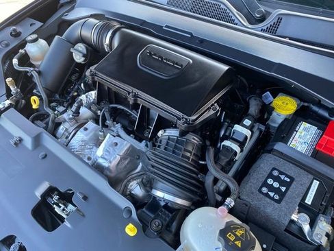 Used 2024 Jeep Compass Trailhawk image 13