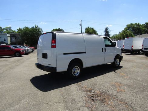 Used 2021 Chevrolet Express 2500 w/ Driver Convenience Package RWD image 6