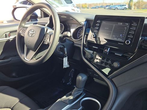 Used 2021 Toyota Camry LE image 8