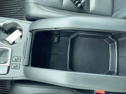 Used 2019 Toyota Highlander XLE image 21