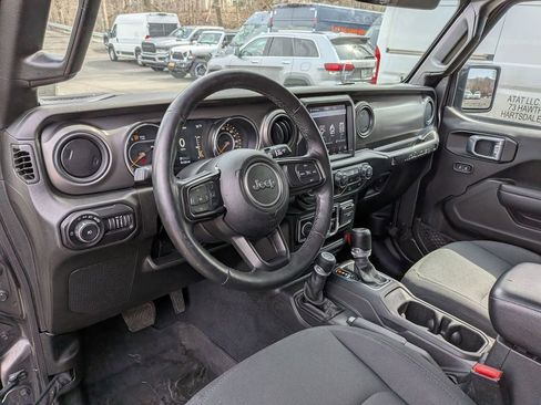 Certified 2022 Jeep Wrangler Unlimited Sport w/ Sun And Sound Package AWD/4WD image 12