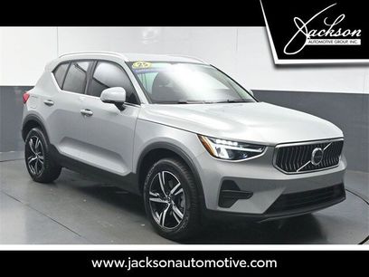 Used 2025 Volvo XC40 B5 Core
