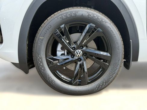 New 2026 Volkswagen Atlas Cross Sport SEL R-Line AWD/4WD image 11