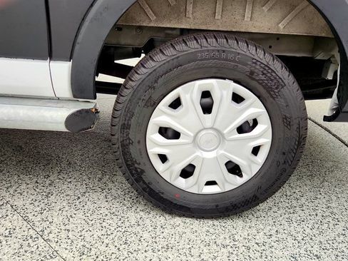 Used 2025 Ford Transit 250 Low Roof w/ Exterior Upgrade Package RWD image 9