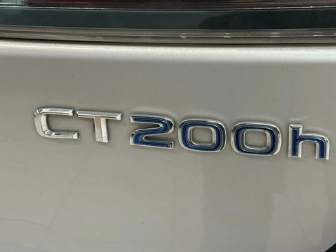 Used 2011 Lexus CT 200h Premium image 12