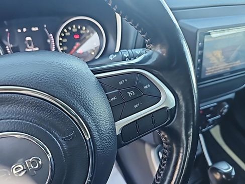 Used 2020 Jeep Compass Latitude image 14