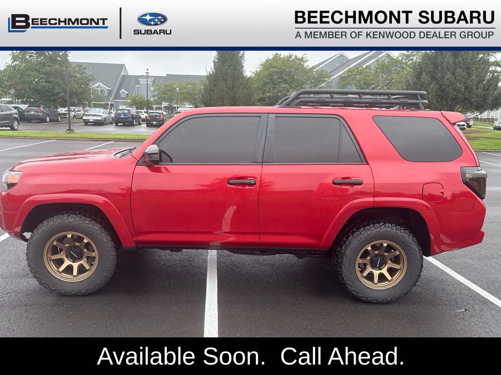 Used 2019 Toyota 4Runner SR5 w/ Four Season Floor Mat Package AWD/4WD image 1