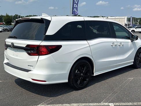 Used 2023 Honda Odyssey Sport image 6