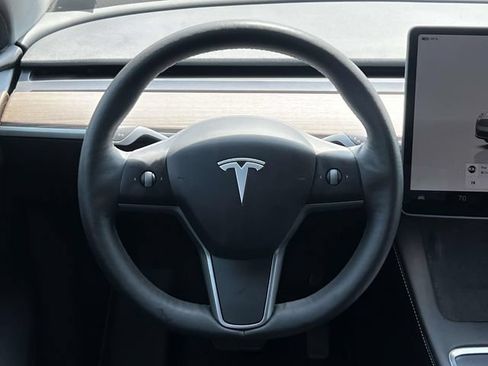 Used 2025 Tesla Model Y Long Range AWD/4WD image 15