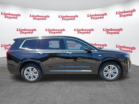 Used 2023 Cadillac XT6 Luxury FWD image 2