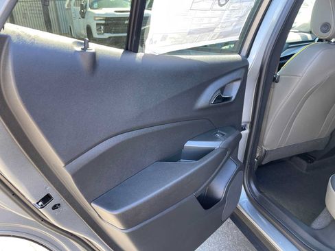 Used 2025 Chevrolet Trax ACTIV FWD image 16