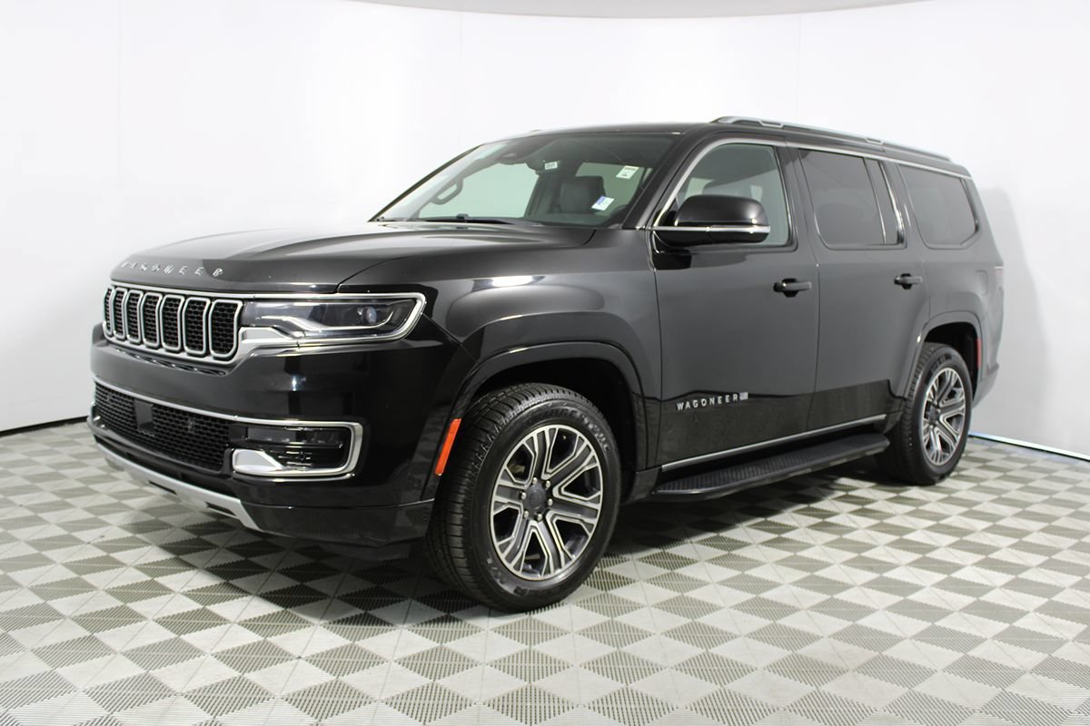 Used 2024 Jeep Wagoneer Series II w/ Flexible Seating Group RWD image 3