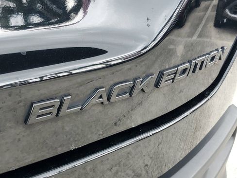 Used 2025 Honda Pilot Black Edition image 7