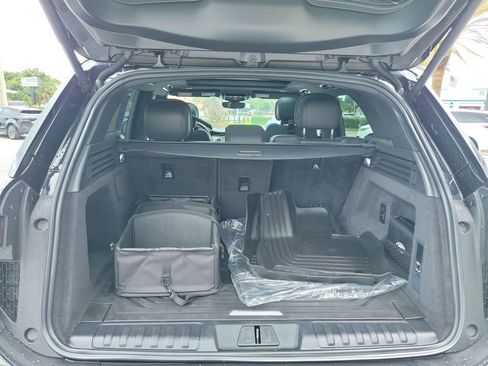 Certified 2025 Land Rover Range Rover Sport SE AWD/4WD image 11