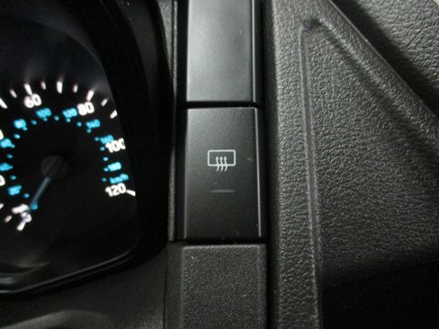 Used 2018 Ford Transit 150 XLT image 25
