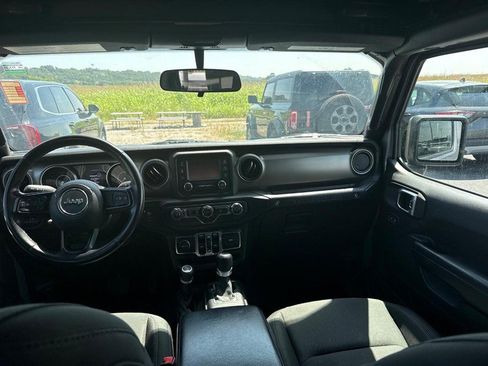 Used 2018 Jeep Wrangler Unlimited Sport S AWD/4WD image 3