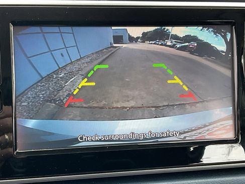 Used 2025 Nissan Versa SV image 29