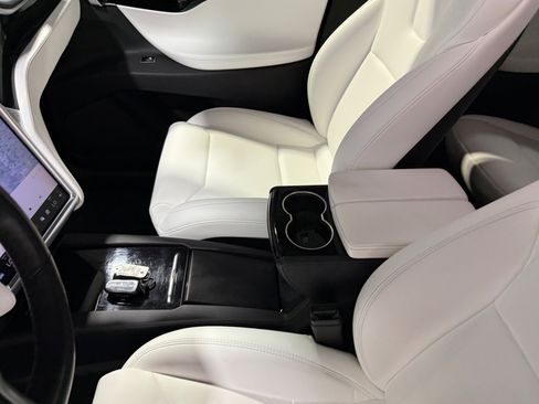Used 2018 Tesla Model X 75D AWD/4WD image 24