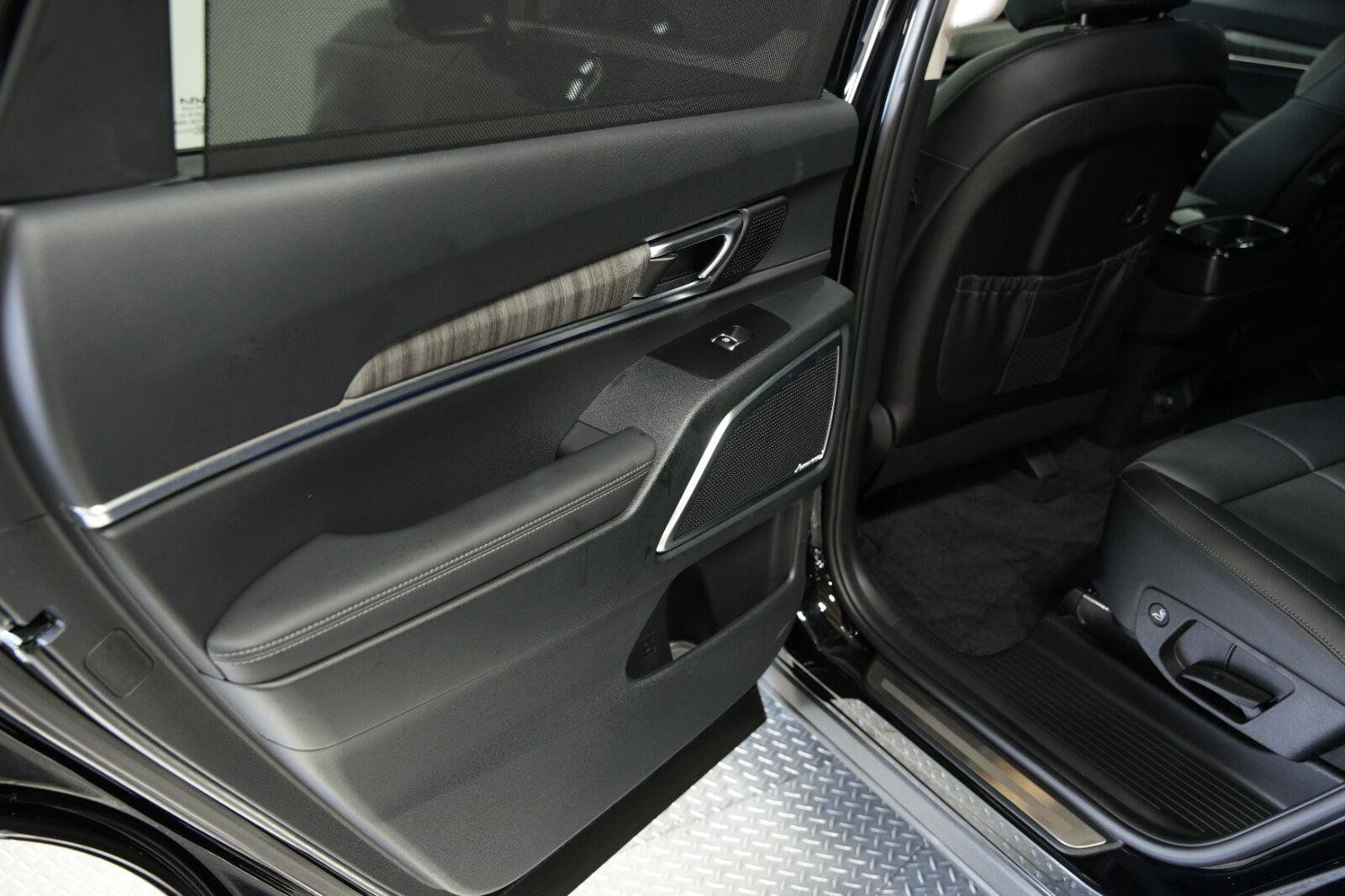 Used 2025 Kia Telluride SX AWD/4WD image 30