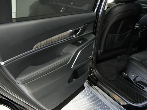 Used 2025 Kia Telluride SX AWD/4WD image 30