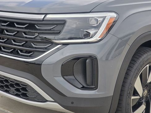 New 2026 Volkswagen Atlas Cross Sport SE FWD image 7