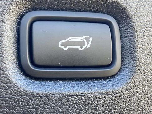 Certified 2023 Hyundai Santa Fe SEL image 9