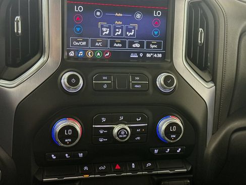 Used 2019 GMC Sierra 1500 SLT w/ SLT Premium Package AWD/4WD image 17