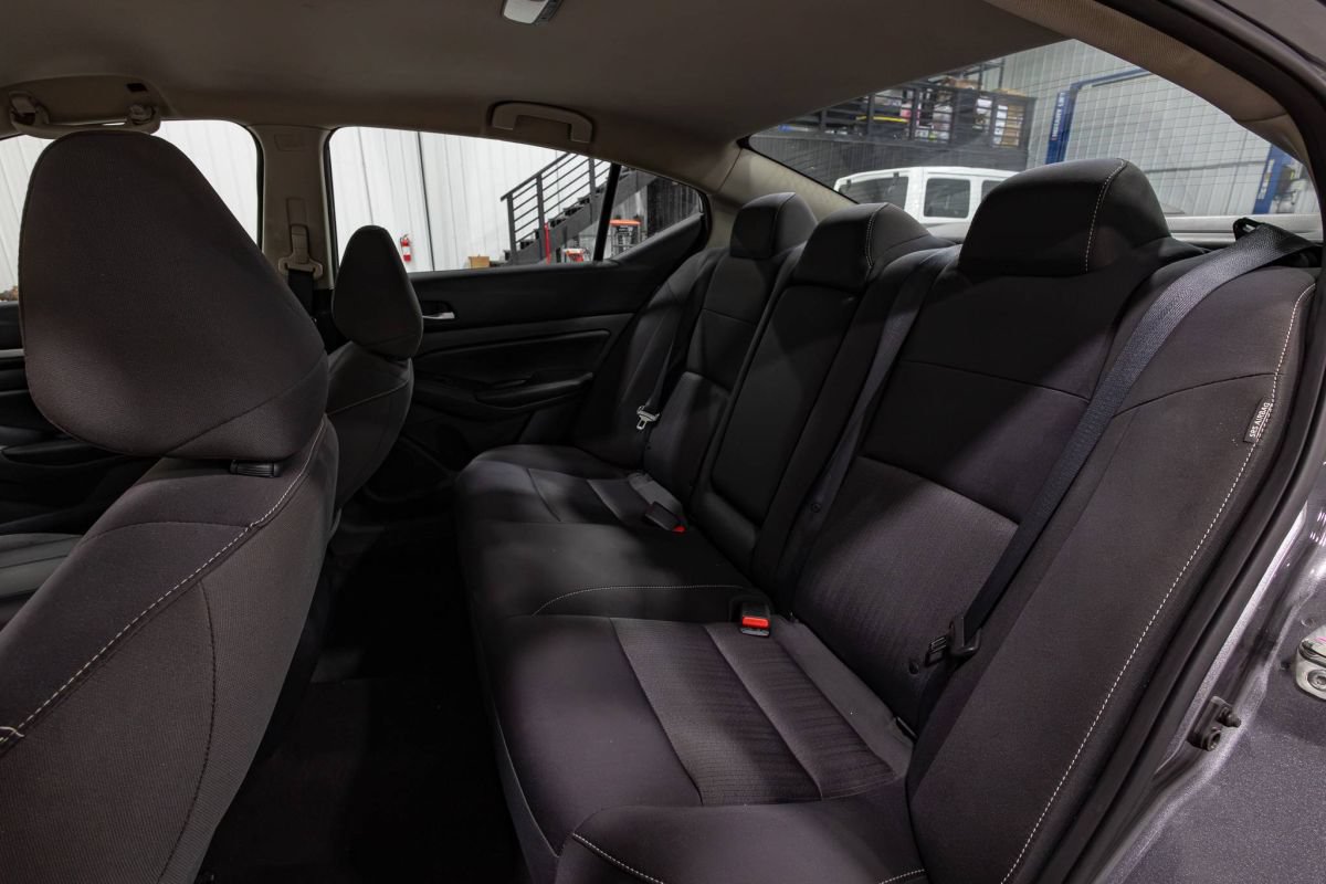Used 2022 Nissan Altima 2.5 SV FWD image 14