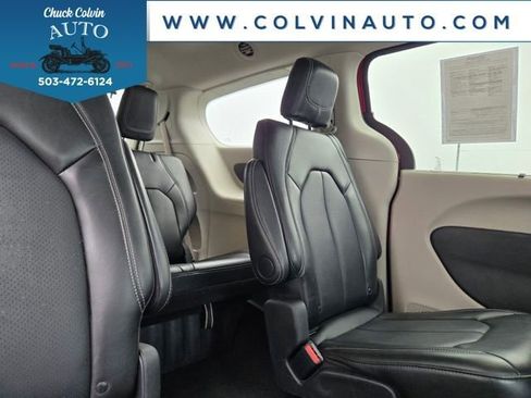 Used 2024 Chrysler Pacifica Touring-L image 35