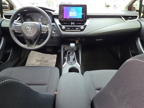 Certified 2025 Toyota Corolla LE image 5