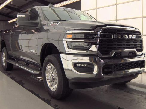Used 2025 RAM 2500 Big Horn AWD/4WD image 2