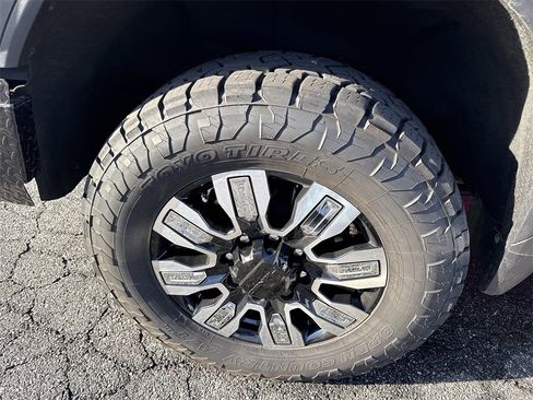 Used 2024 GMC Sierra 2500 Denali image 14