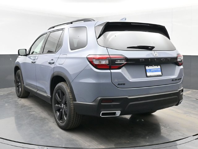 Used 2025 Honda Pilot Black Edition image 7