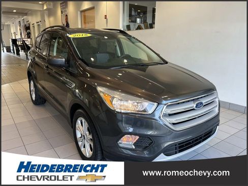 Used 2018 Ford Escape SE w/ SE Sync 3 Package FWD image 1