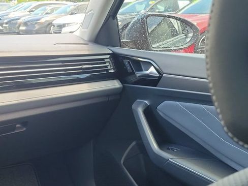 Certified 2025 Volkswagen Jetta SEL FWD image 4