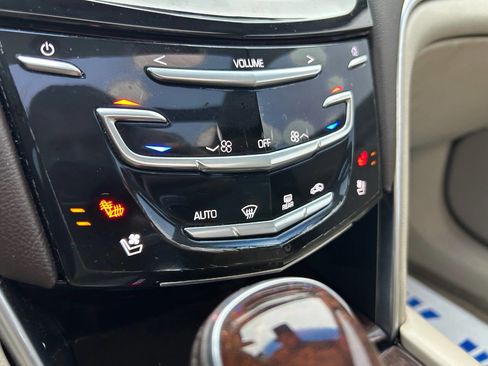 Used 2013 Cadillac XTS Premium image 26