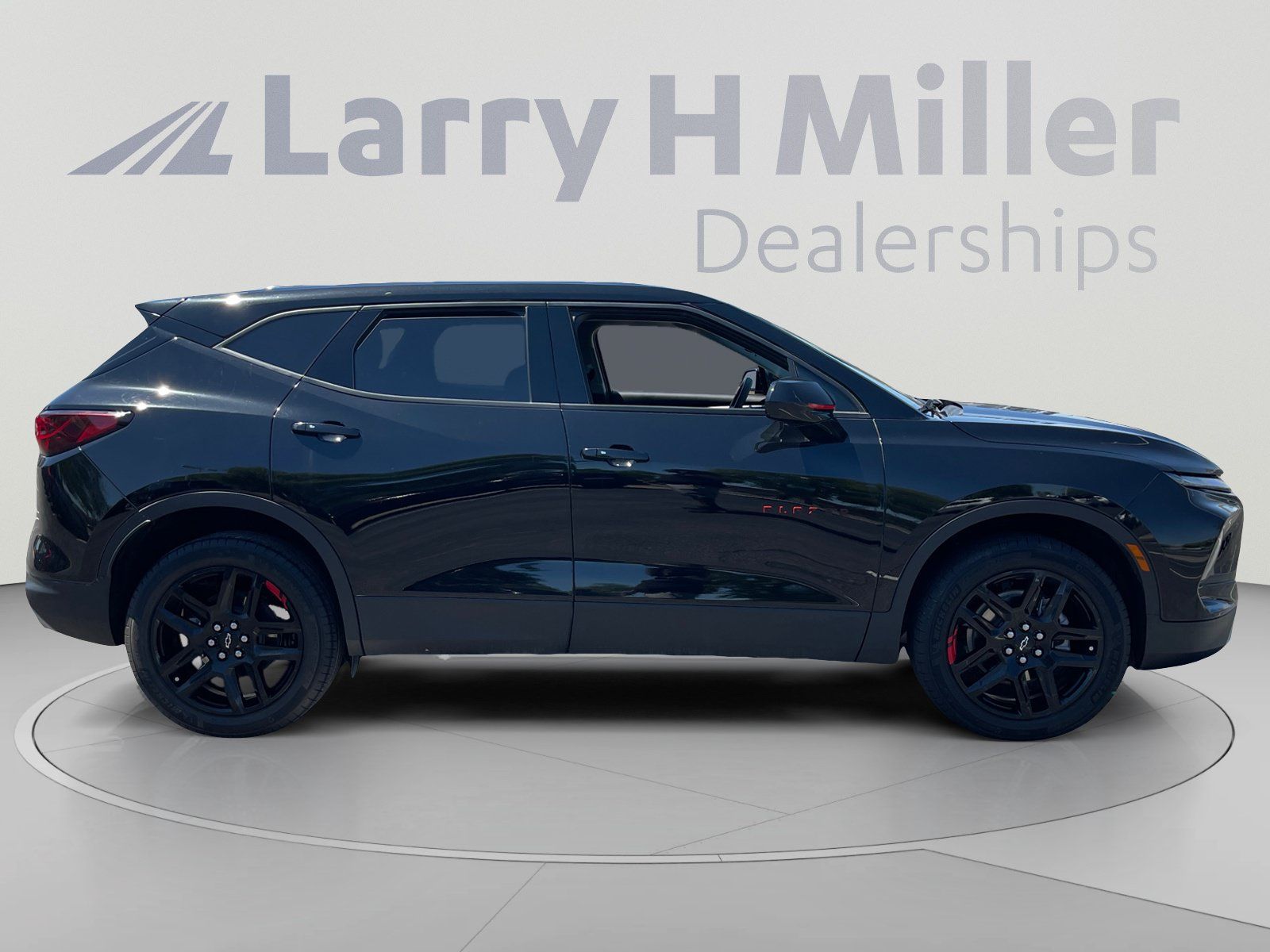Used 2024 Chevrolet Blazer LT w/ Redline Edition FWD image 6