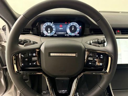 Used 2026 Land Rover Range Rover Evoque S image 17