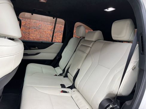 Used 2024 Lexus LX 600 4WD w/ Appearance Package image 30