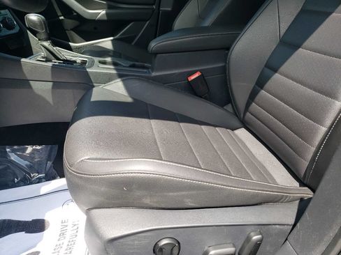 Used 2021 Volkswagen Jetta SE w/ SE Cold Weather Package FWD image 9