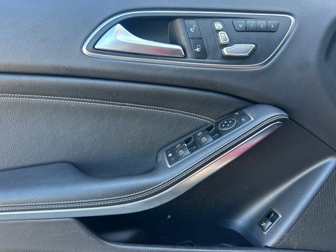 Used 2019 Mercedes-Benz GLA 250 4MATIC image 11