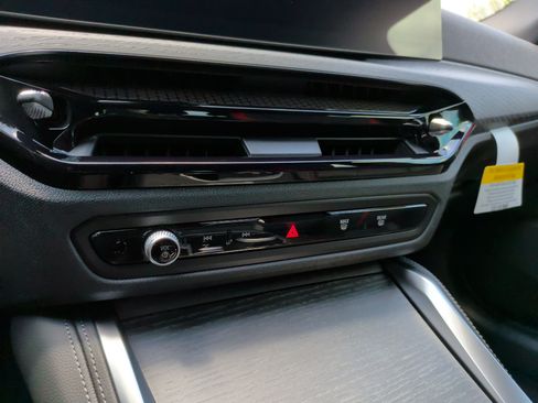 New 2026 BMW 430i xDrive w/ M Sport Package AWD/4WD image 18