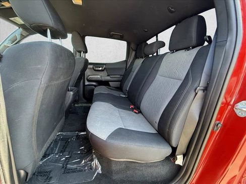 Used 2021 Toyota Tacoma TRD Off-Road w/ Technology Package AWD/4WD image 21