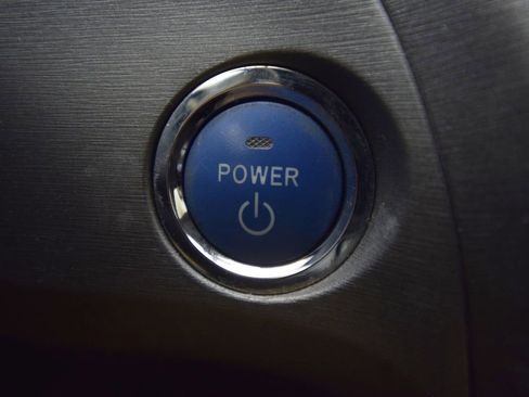 Used 2012 Toyota Prius Four image 29