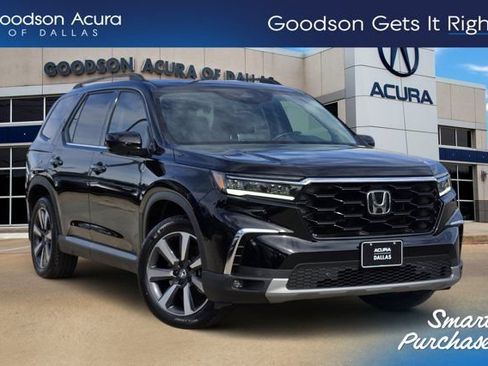 Used 2025 Honda Pilot Touring image 1