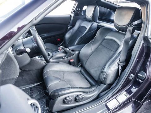 Used 2010 Nissan 370Z Touring image 4