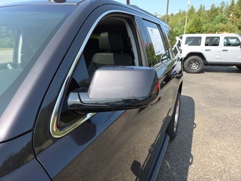 Used 2017 Chevrolet Tahoe LT w/ Luxury Package image 42