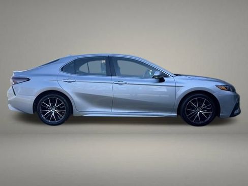 Used 2024 Toyota Camry SE image 6