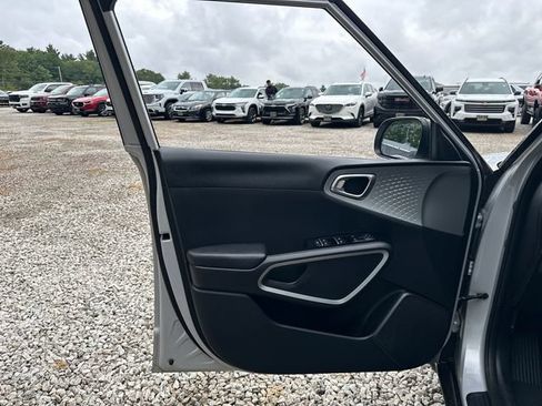 Used 2020 Kia Soul LX FWD image 22